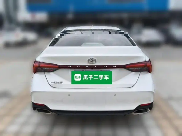 Toyota Avalon — Фото автомобиля 3