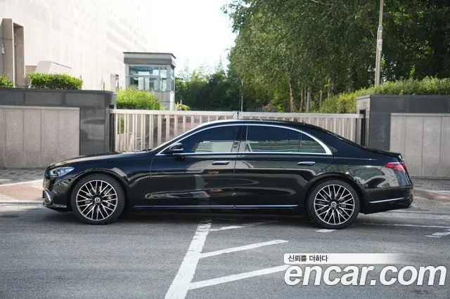 Mercedes-Benz S-Class — Фото автомобиля 2