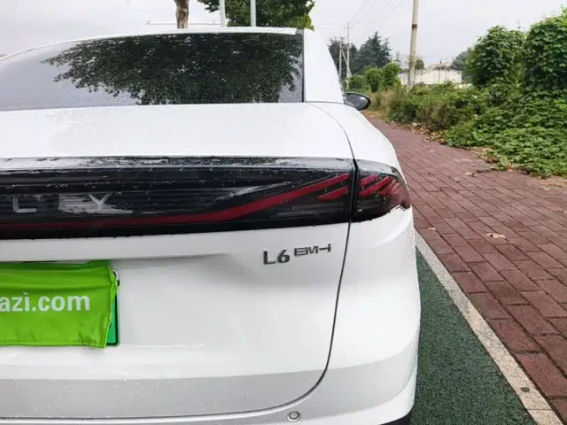 Geely Galaxy L6 — Фото автомобиля 7