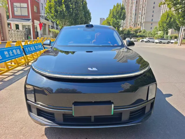 Li Auto L9 — Фото автомобиля 2