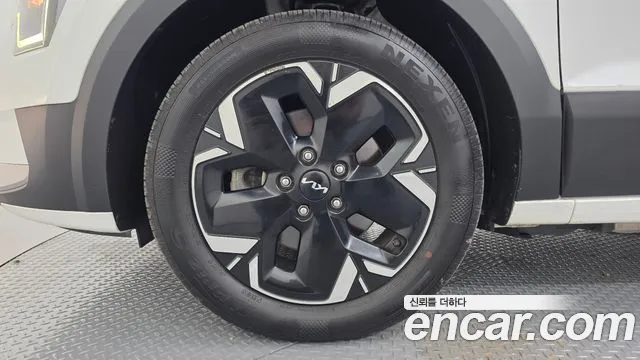 Kia Niro — Фото автомобиля 5