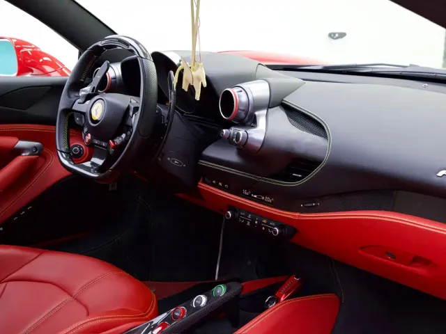 Ferrari F8 — Фото автомобиля 17