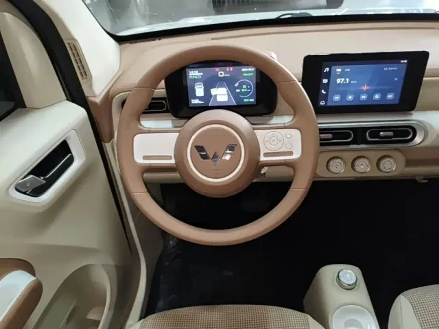 Wuling Hongguang Mini EV — Фото автомобиля 10