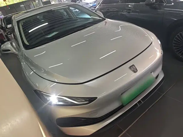 Roewe D7 — Фото автомобиля 3