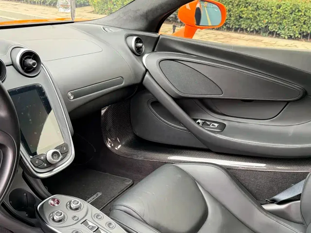 McLaren GT — Фото автомобиля 8