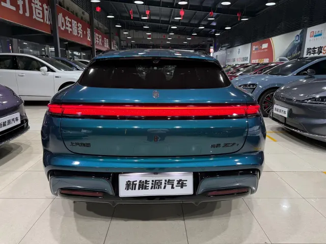 Shangjie Z7T — Фото автомобиля 11