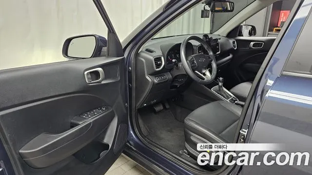 Hyundai Venue — Фото автомобиля 15