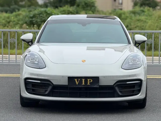 Porsche Panamera — Фото автомобиля 2