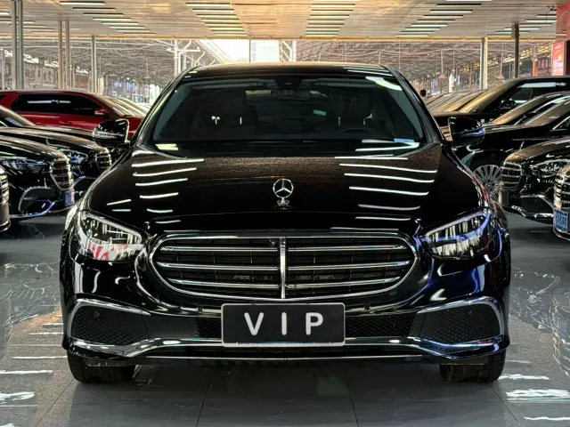 Mercedes-Benz E-Class — Фото автомобиля 2