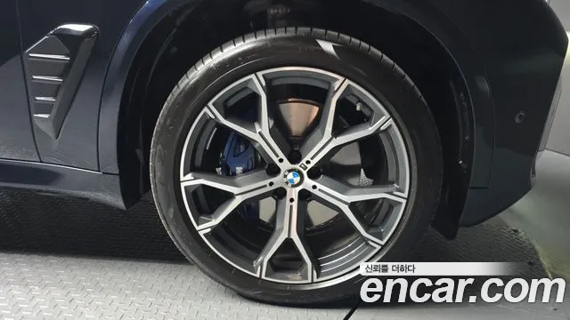BMW X5 xDrive 40i M Sport — Фото автомобиля 21