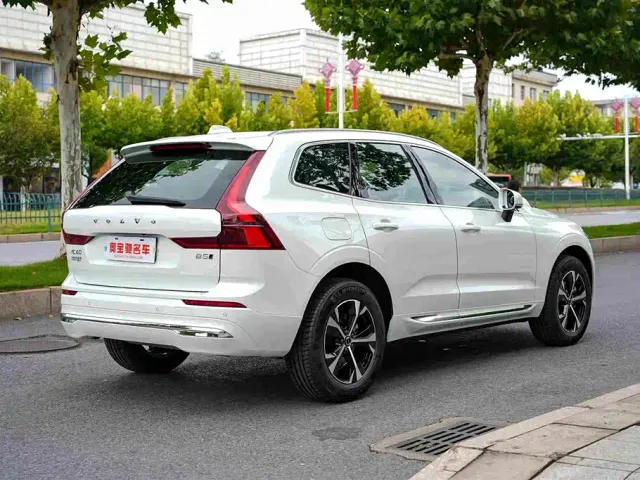 Volvo XC60 — Фото автомобиля 17
