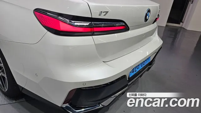 BMW i7 — Фото автомобиля 19