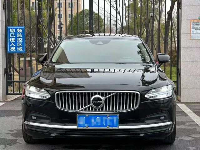 Volvo S90 — Фото автомобиля 2