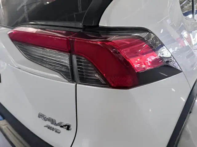 Toyota RAV4 — Фото автомобиля 20