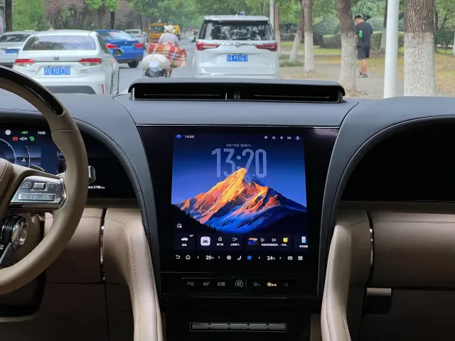 BYD U8L — Фото автомобиля 19