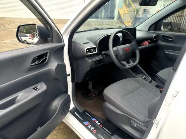 Wuling Hongguang — Фото автомобиля 15
