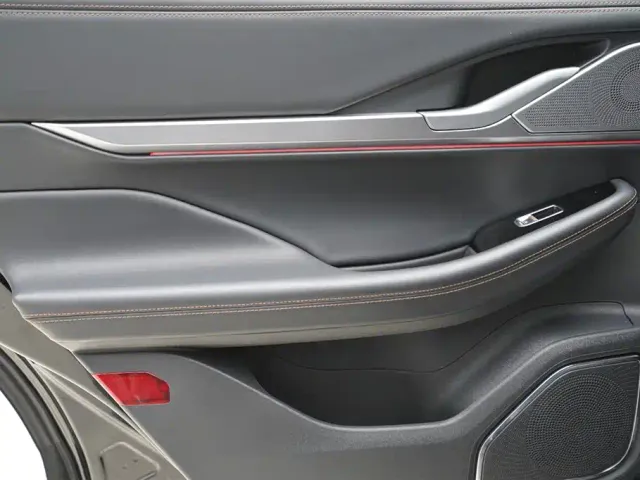 Lincoln Z — Фото автомобиля 17