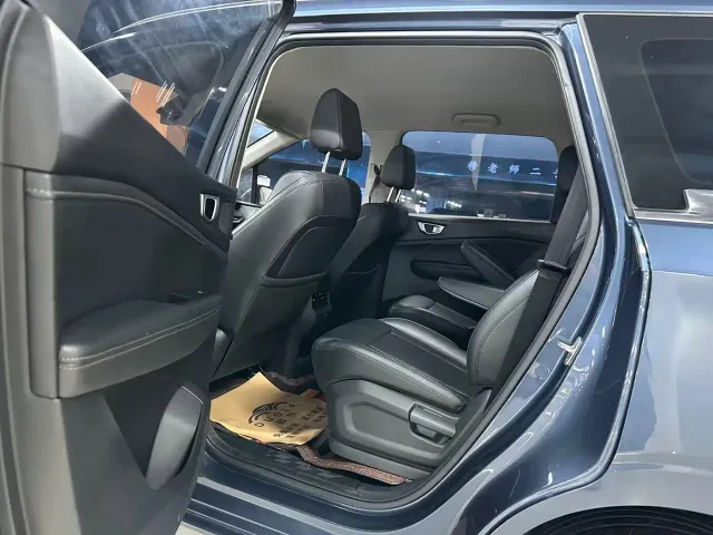 Wuling Jiachen — Фото автомобиля 6
