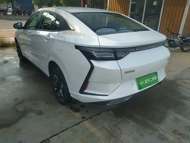 Dongfeng Yixuan — Фото автомобиля 4