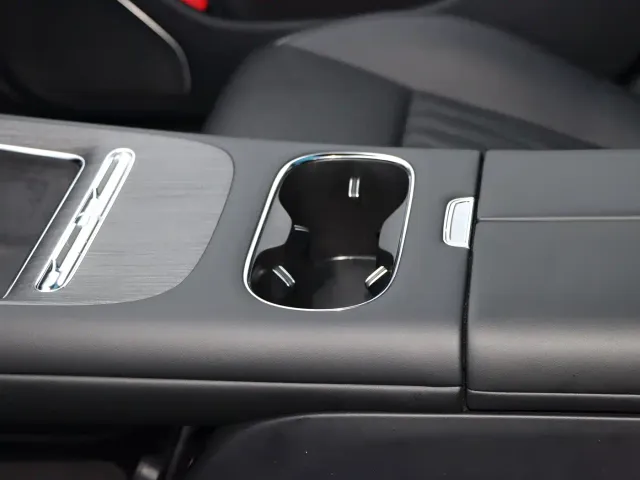 Xiaomi SU7 — Фото автомобиля 11