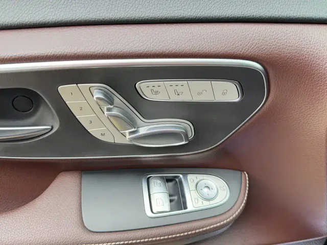 Mercedes-Benz V-Class — Фото автомобиля 12