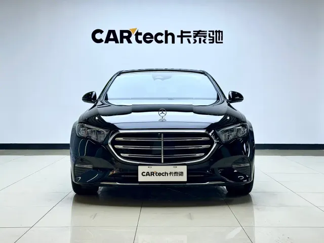 Mercedes-Benz E-Class — Фото автомобиля 2