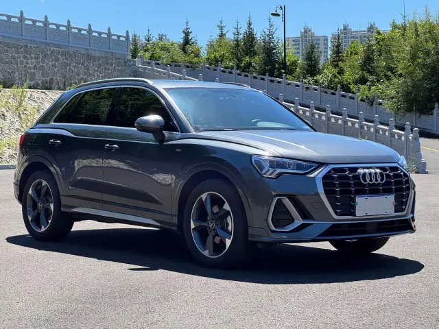 Audi Q3 — Фото автомобиля 3