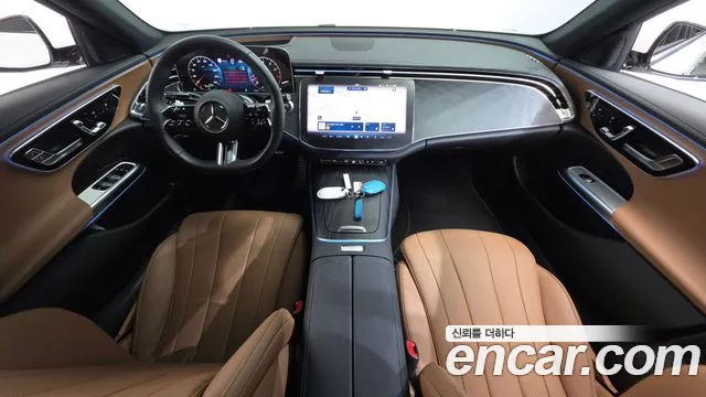 Mercedes-Benz E-Class — Фото автомобиля 6