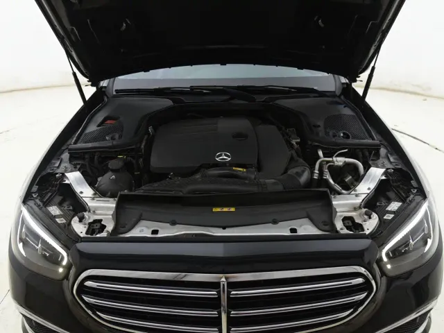 Mercedes-Benz E-Class — Фото автомобиля 15