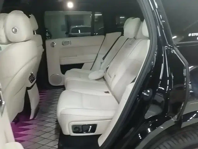 Li Auto L7 — Фото автомобиля 16