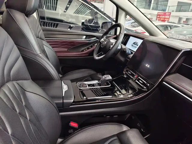 GAC Trumpchi M8 — Фото автомобиля 11