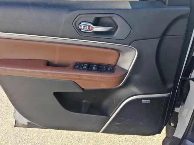 Jeep Grand Commander — Фото автомобиля 7