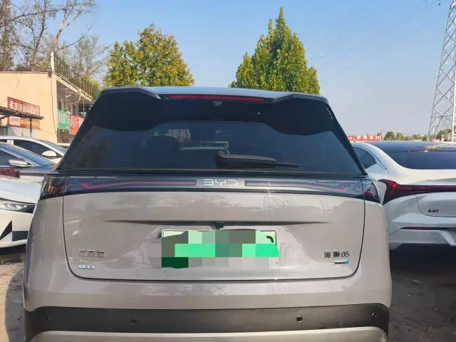 BYD Sealion 05 EV — Фото автомобиля 8