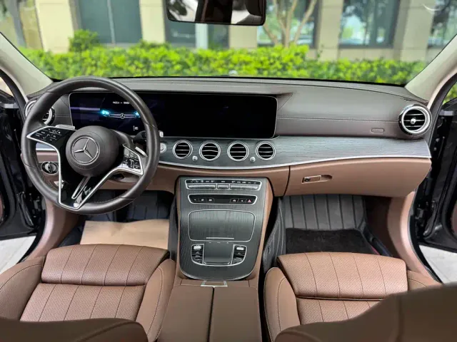 Mercedes-Benz E-Class — Фото автомобиля 5