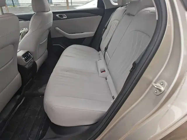 Geely Galaxy Stellar 6 — Фото автомобиля 16