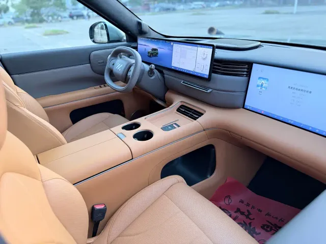 IM Motors LS8 — Фото автомобиля 18