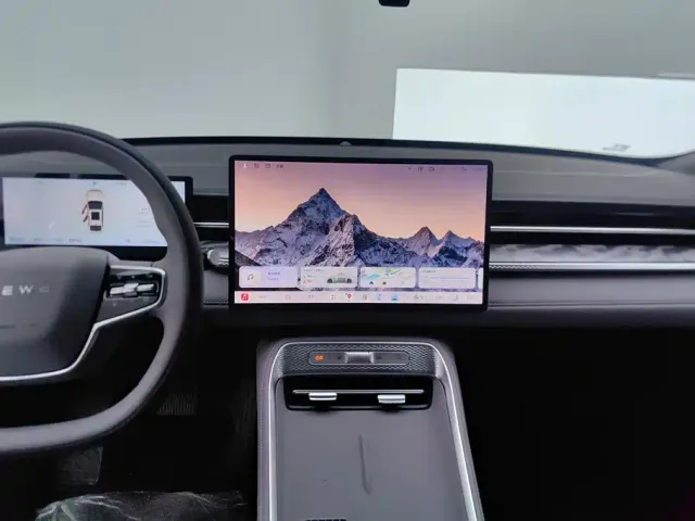 Roewe M7 DMH — Фото автомобиля 13