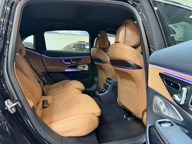 Mercedes-Benz E-Class — Фото автомобиля 14
