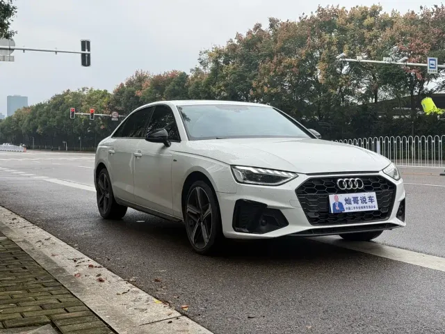 Audi A4L — Фото автомобиля 3