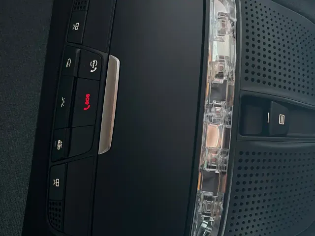 Mercedes-Benz E-Class — Фото автомобиля 20