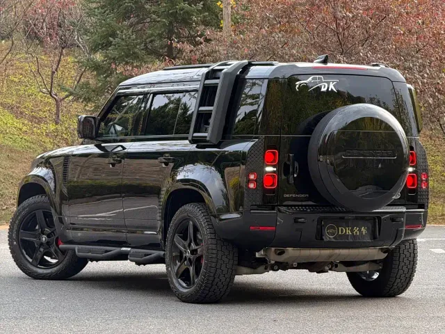 Land Rover Defender — Фото автомобиля 5
