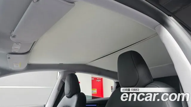 Tesla Model Y — Фото автомобиля 26