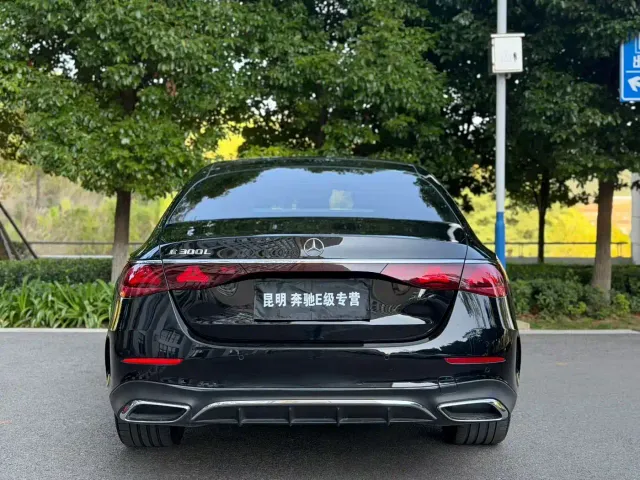 Mercedes-Benz E-Class — Фото автомобиля 8