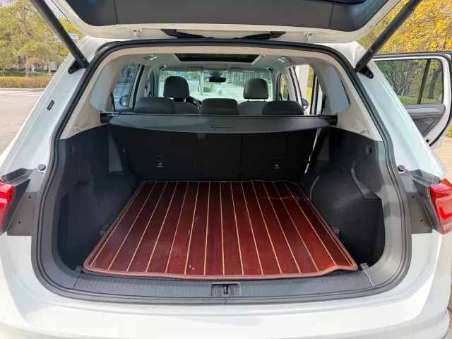 Volkswagen Tiguan L — Фото автомобиля 16