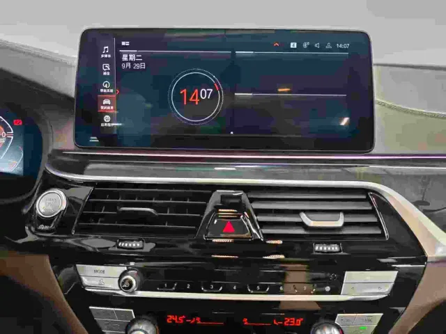 BMW 5 Series — Фото автомобиля 14