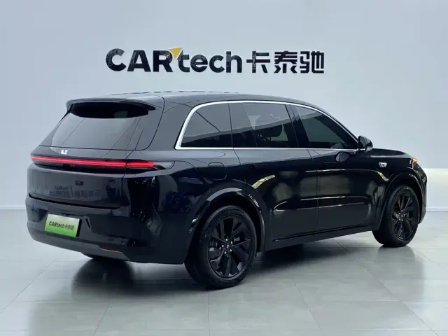 Li Auto L8 — Фото автомобиля 4