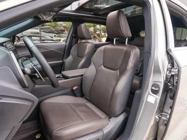 Lexus RX — Фото автомобиля 11