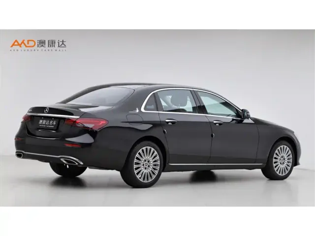 Mercedes-Benz E-Class — Фото автомобиля 3