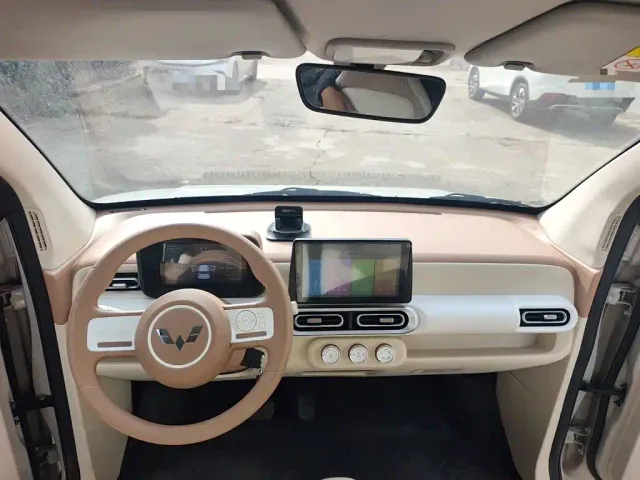 Wuling Hongguang Mini EV — Фото автомобиля 10