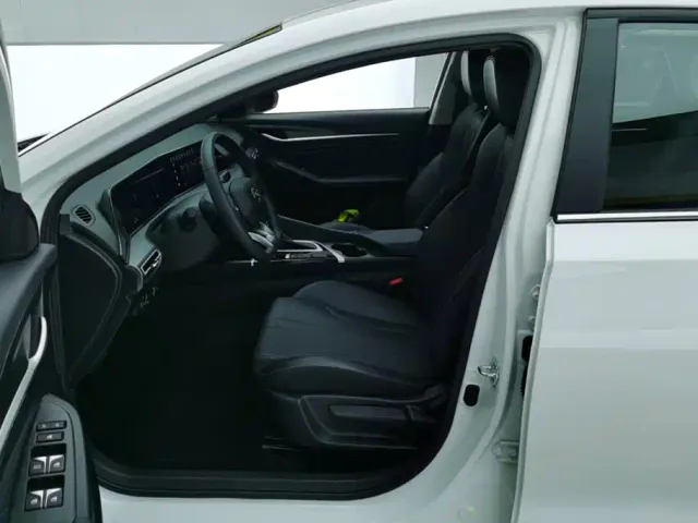 Changan Eado — Фото автомобиля 9